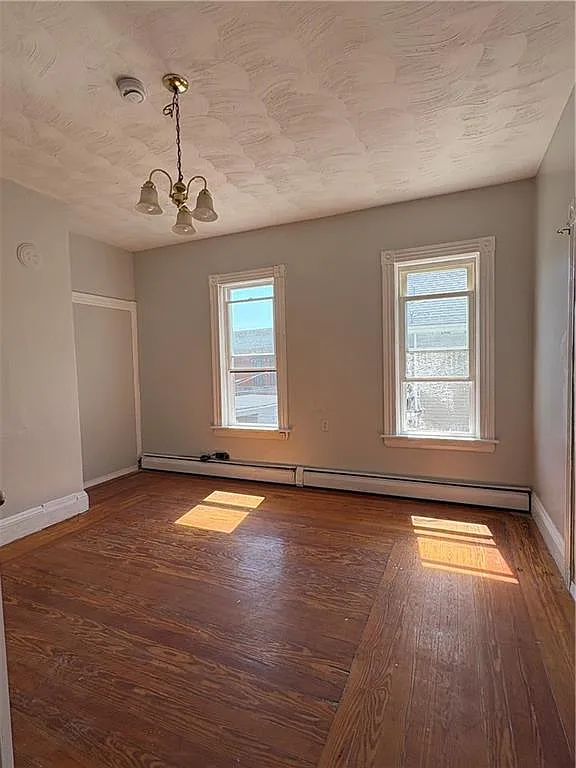 3 bed, 2864 sqft, $2,100 — Photo 3