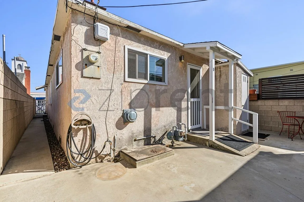 341 10th St — Photo 3
