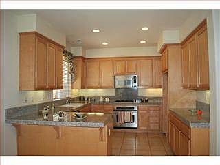 4th image of 387 Hyde Park Dr