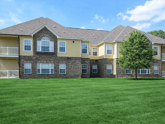 5th image of 317 Royal Chartres Sq E #285-202