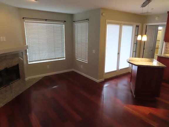 2nd image of 727 Robinson Ave APT B