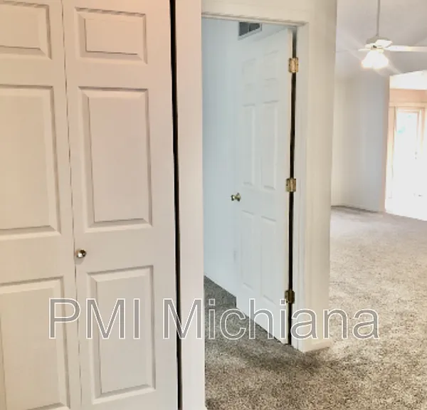 51880 Courtland Dr E — Photo 12