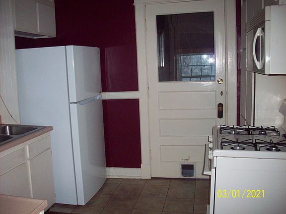 3rd image of 2074 Sherwood Ave #2