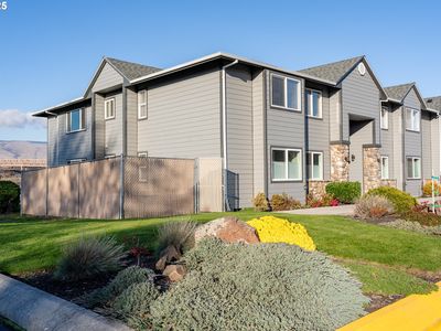 240 Lone Pine Ln Unit 2, The Dalles, OR, 97058