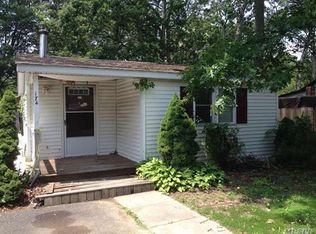 174 Locust Dr, Mastic Beach, NY 11951