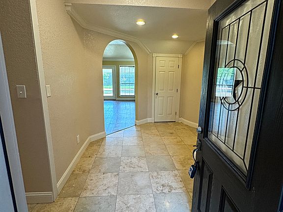 2nd image of 2312 Lisa Ln