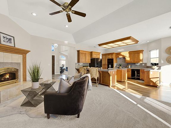 3rd image of 2205 Hillridge Drive