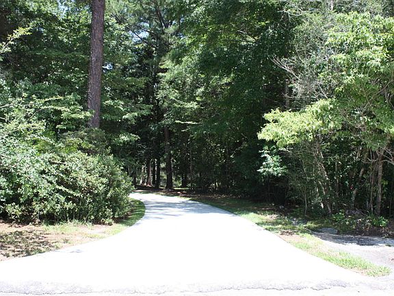 3rd image of 5845 White Oak Dr