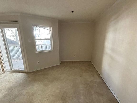 2nd image of 1504 Lincoln Way APT 108