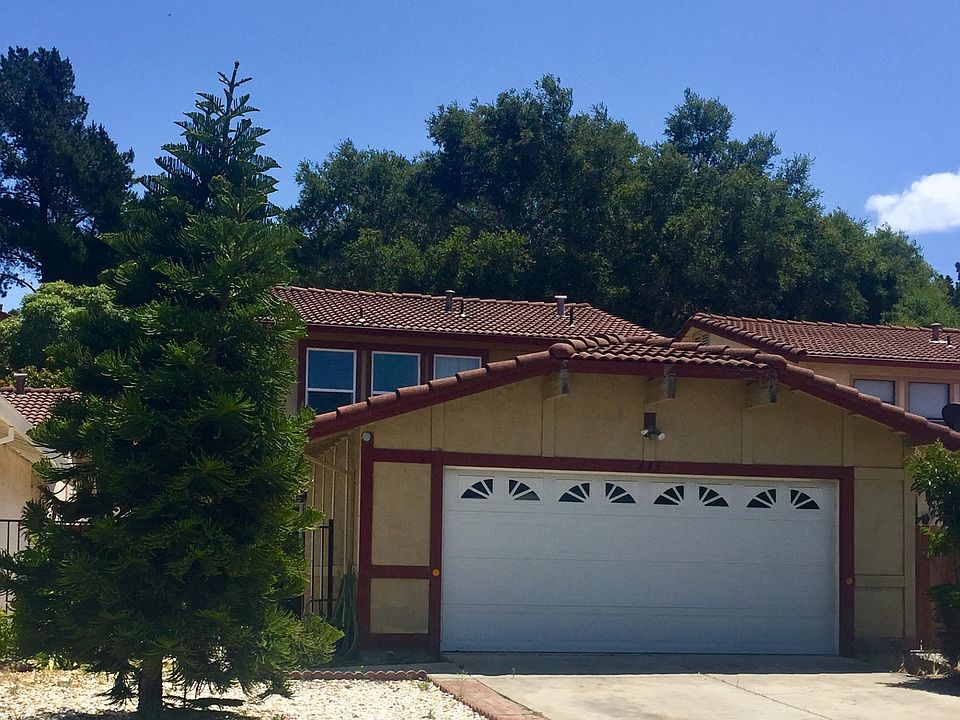 Conveniently located close to I-80, I-780, I-680, and Vallejo Ferry, for an easy commute to San Francisco and Bay Area.