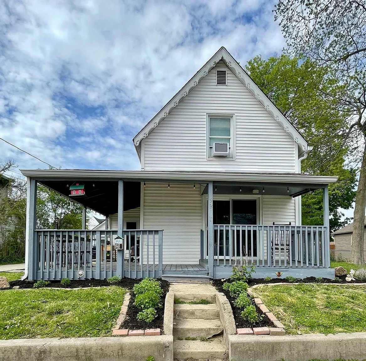 52 W Pearl St photo 1