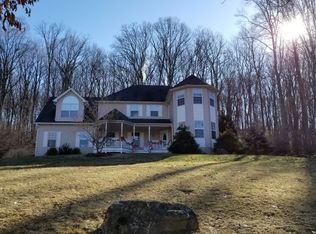 8 Woodward Ter, Hackettstown, NJ 07840