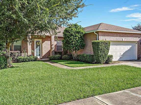 2nd image of 11381 Brian Lakes Dr N