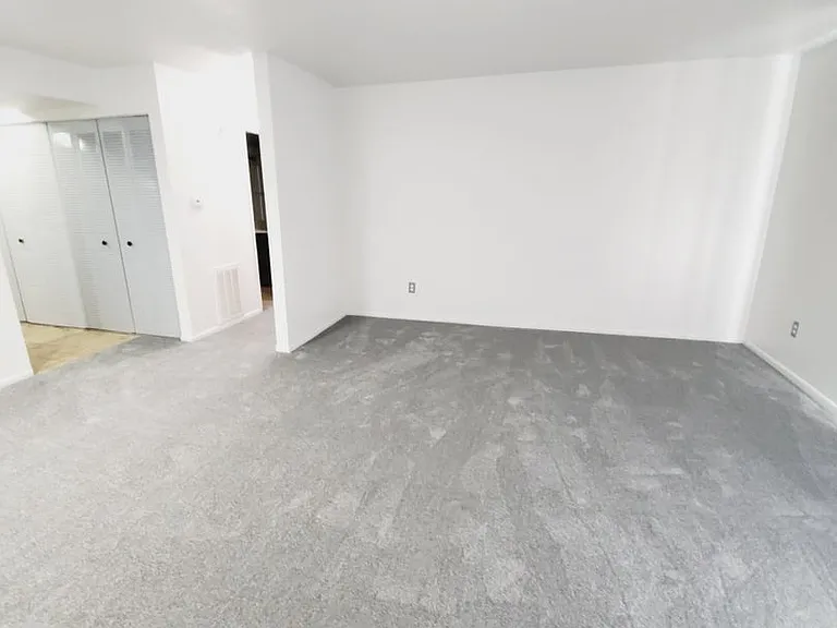 Sugarbush Apartments — Photo 165