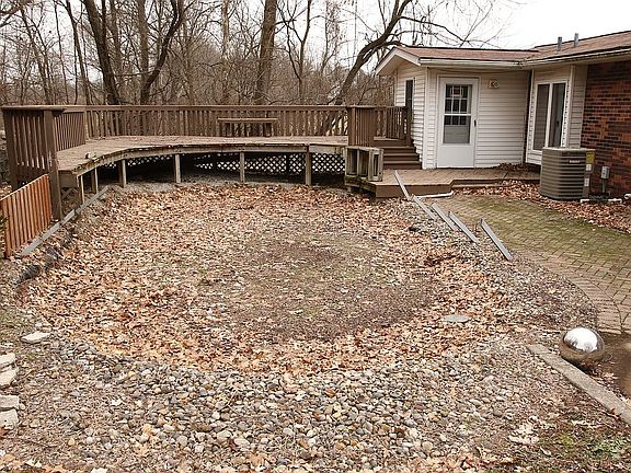 5th image of 186 Lake Hillcrest Dr