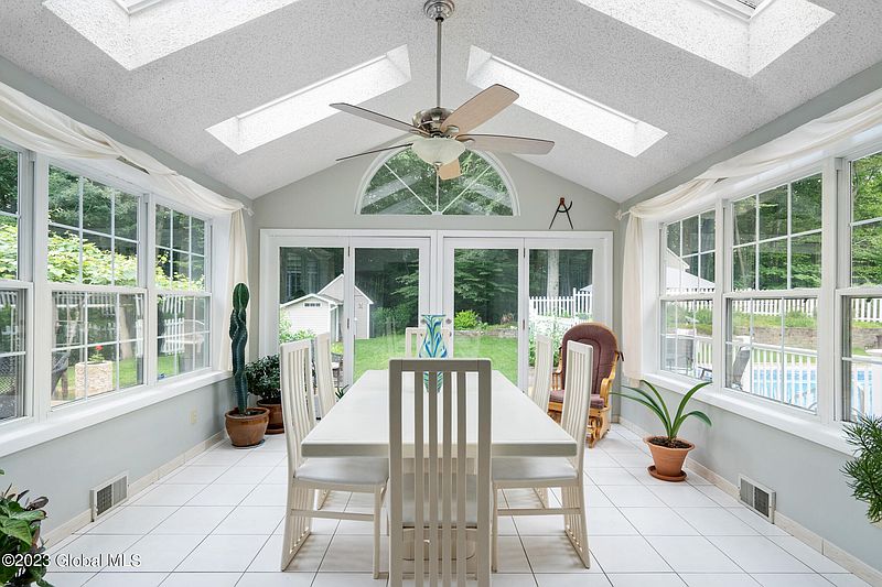 4th image of 93 Wineberry Lane