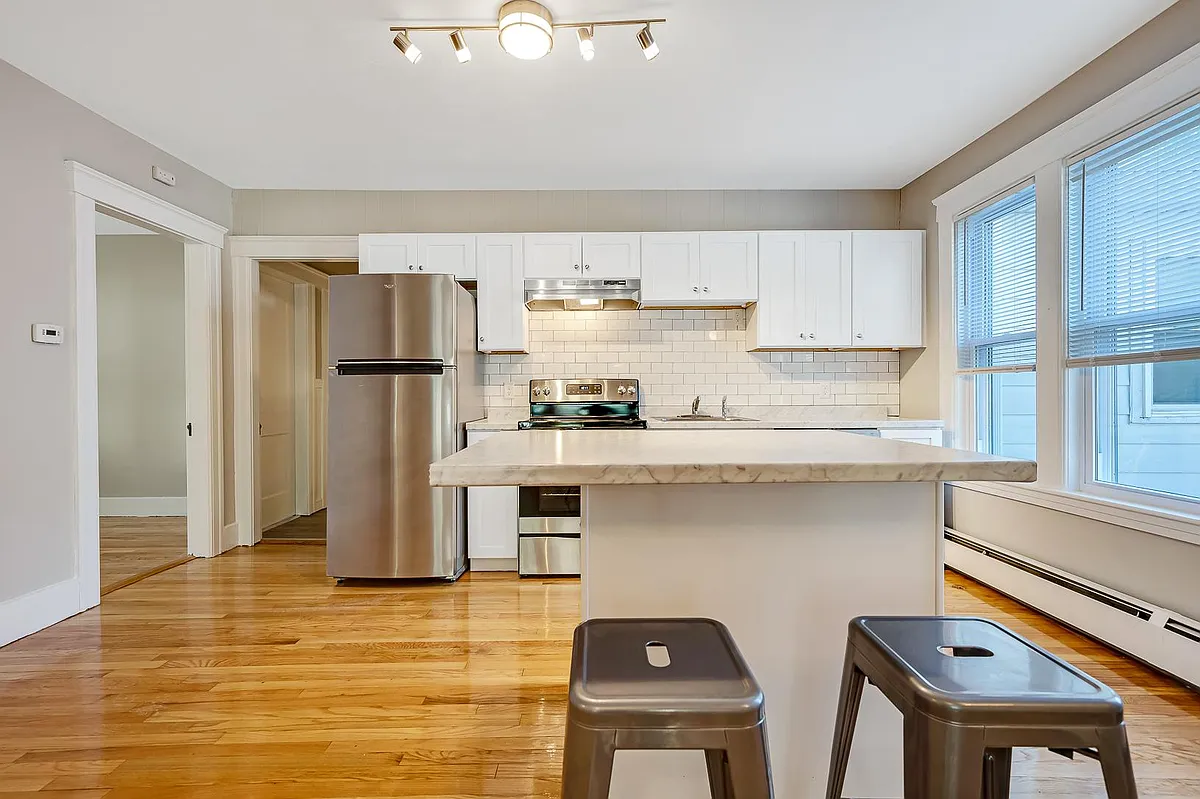 Building Photo - 195 Ingleside Ave #1