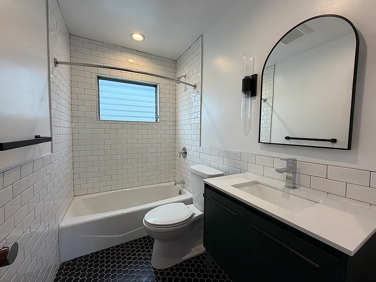 1926 N Vista Del Mar Ave #3 — Photo 6