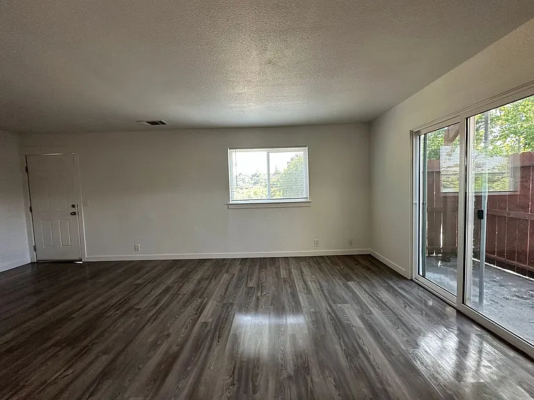 lakeside835 — Photo 9