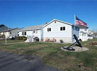 151 E Shore Rd, Narragansett, RI 02882
