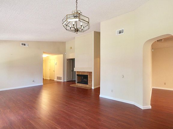 4th image of 1734 Rockybend Dr