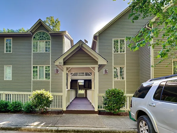 301 Glen Echo Ln APT N, Cary, NC 27518