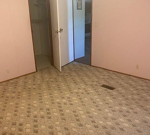 4th image of 9432 Huckabee Ct