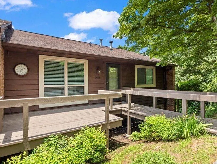 1424 Montvale Station Rd — Photo 1