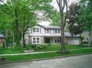 911 S Charles Ave, Naperville, IL