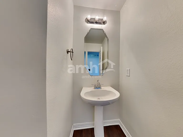 1831 Leann Ln — Photo 11