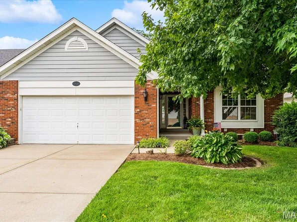 7420 Timberpoint Ct, Fairview Heights, IL 62208