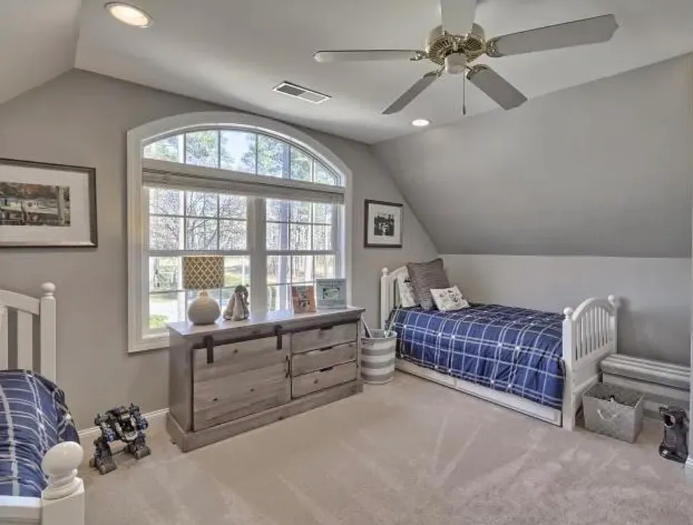 4 bed, 3.5 bath, 3700 sqft, $3,500 — Photo 1