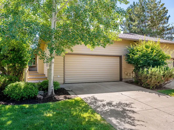 3035 NW Golf View Dr, Bend, OR 97703