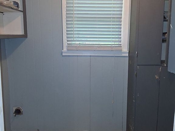 4th image of 1421 Winchester St