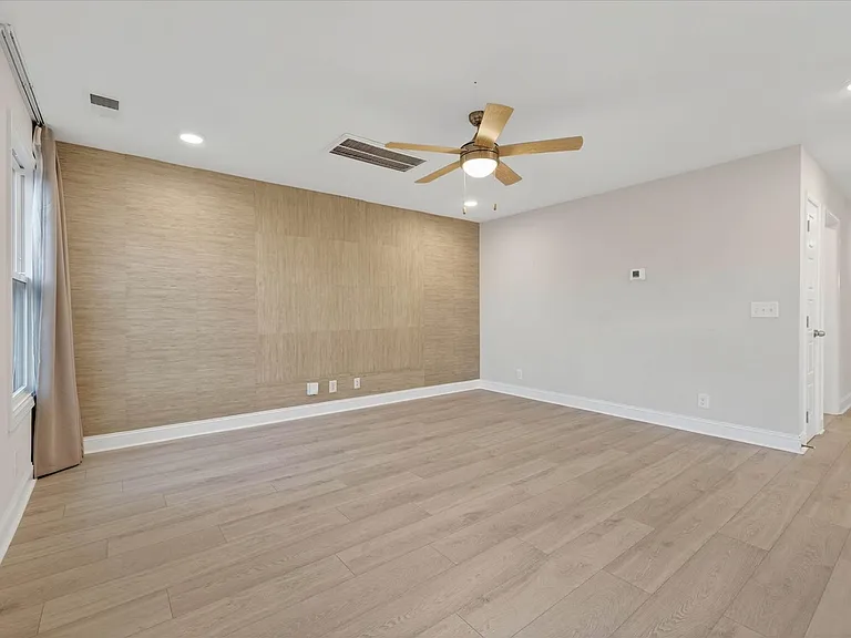 513 Herman Dr — Photo 12