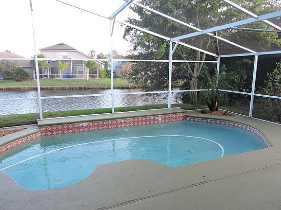 3rd image of 919 Oak Chase Dr
