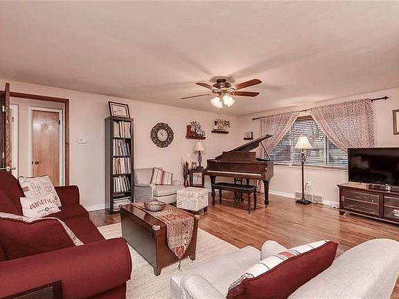 5th image of 5517 Clark Ave