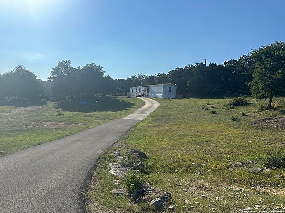 4th image of 316 SIR WINSTON DR