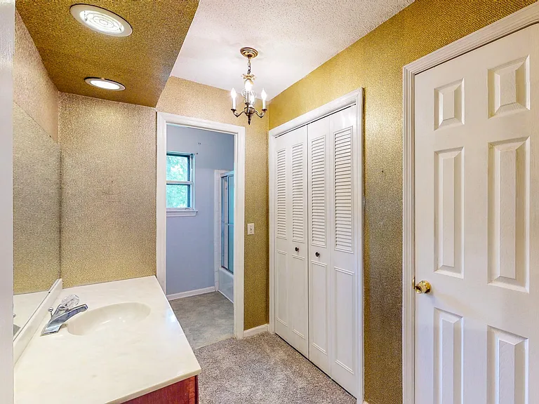 916 Huntington Cir — Photo 33