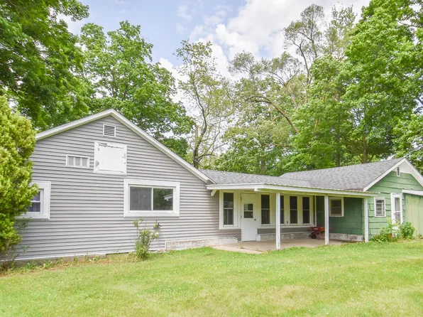 71 Hawley St, Quincy, MI 49082