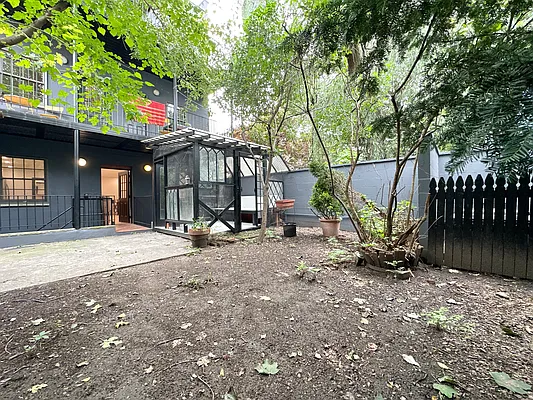 Rented by Compass | media 21