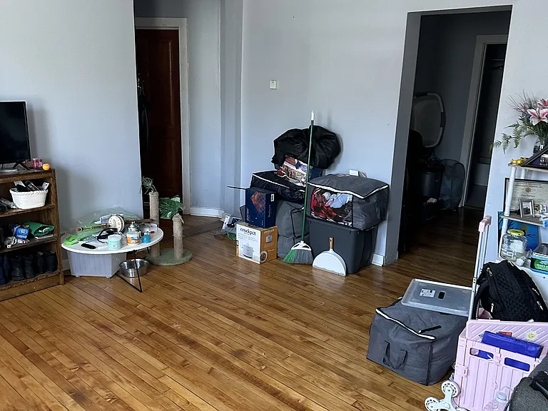 4559 S Hermitage Ave — Photo 1