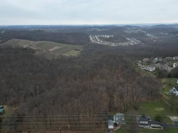 424 Mars Rd, Mars, PA 16046