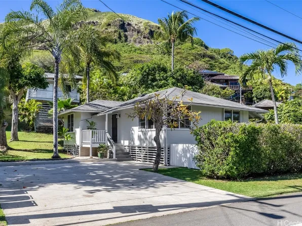 1303 Aalapapa Dr, Kailua, HI 96734