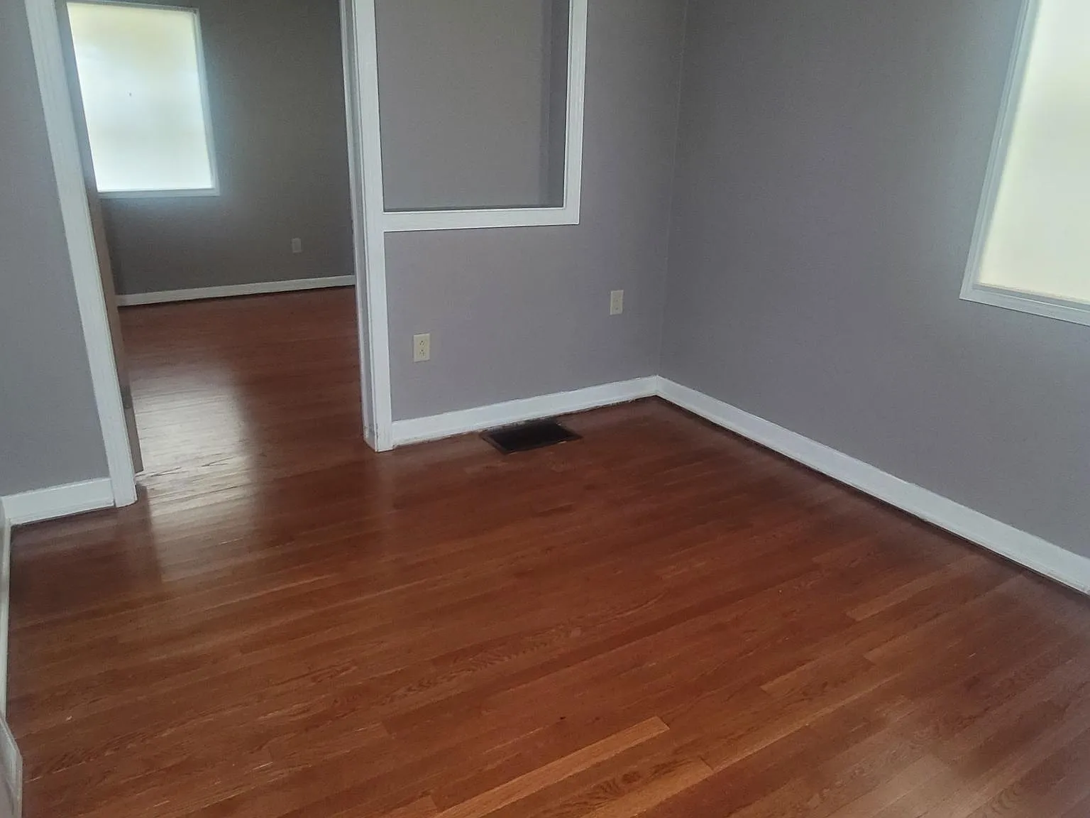 633 W 44th Pl — Photo 3