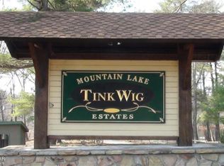 193 Rim Rock Cir, Hawley, PA 18428