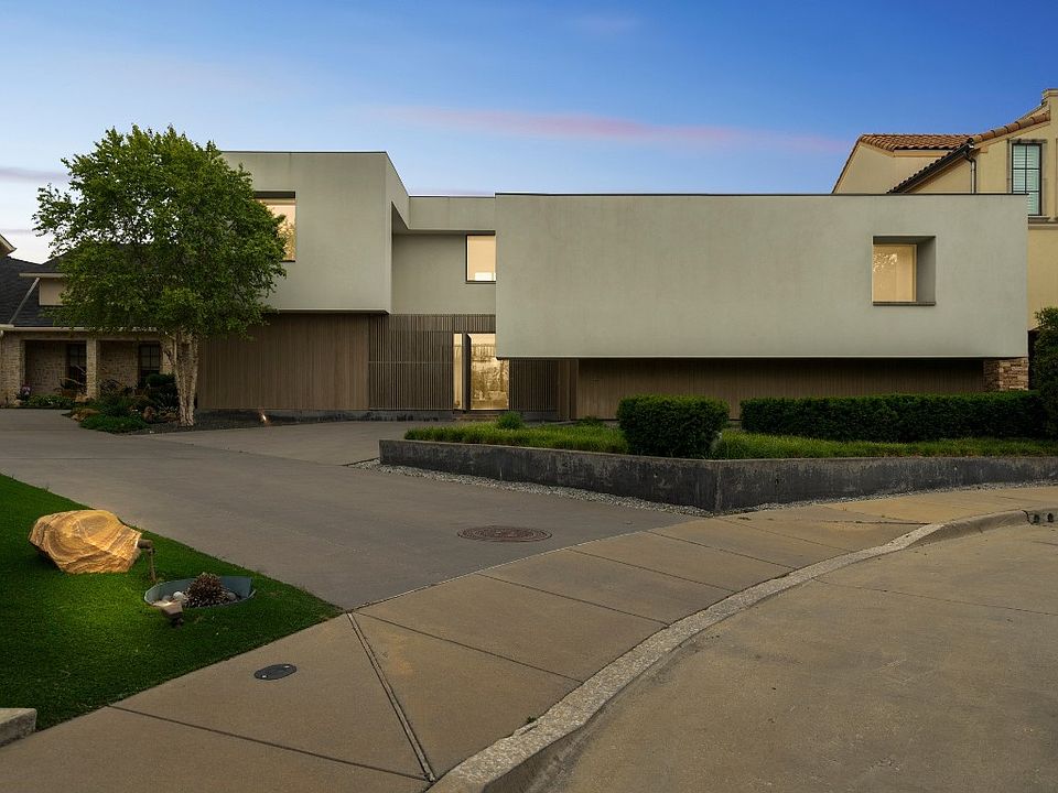 1st image of 21 Winding Lake Dr