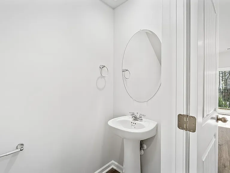 1024 Keyes Pl — Photo 5