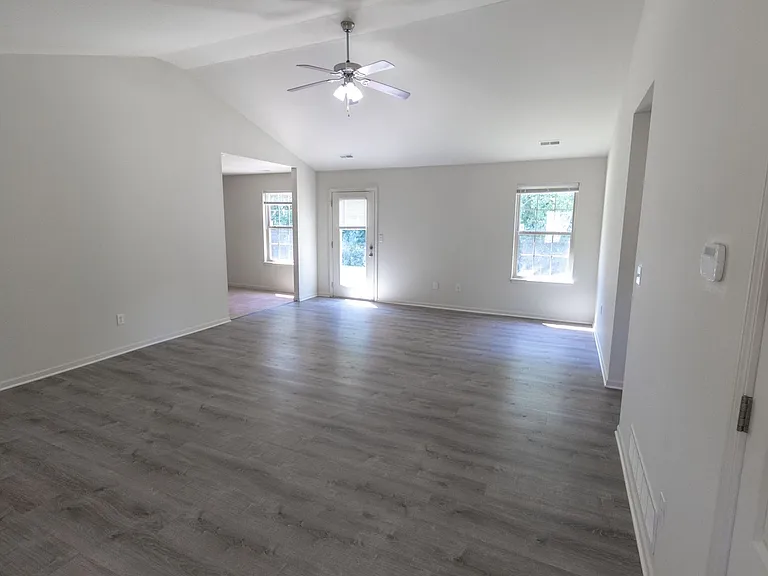 1408 Bodie Dr — Photo 3