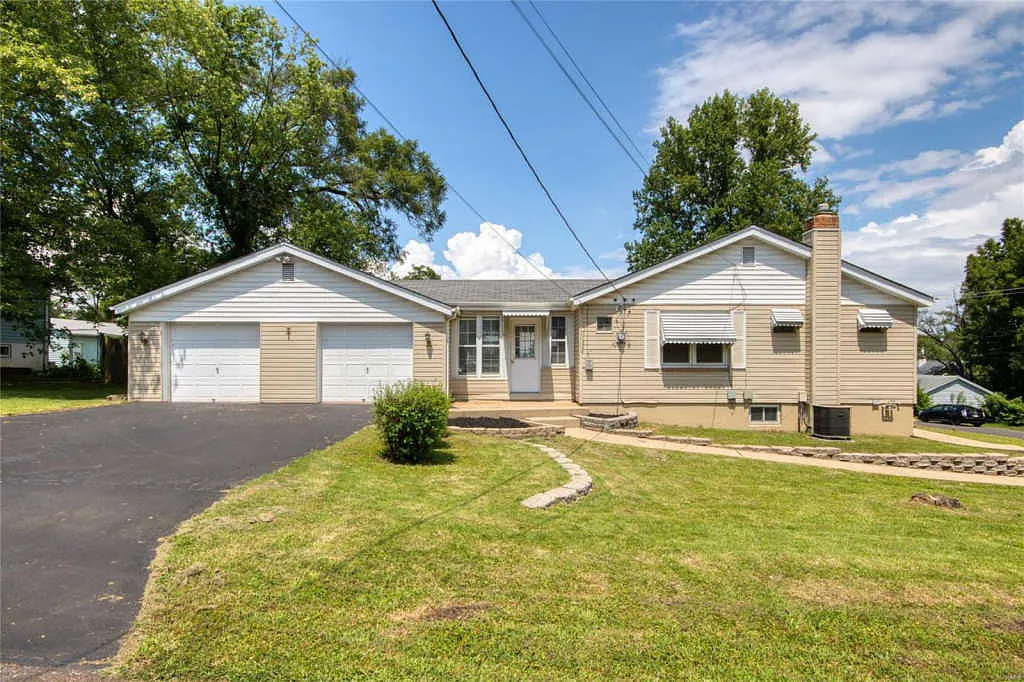8345 Acorn Ave photo 1